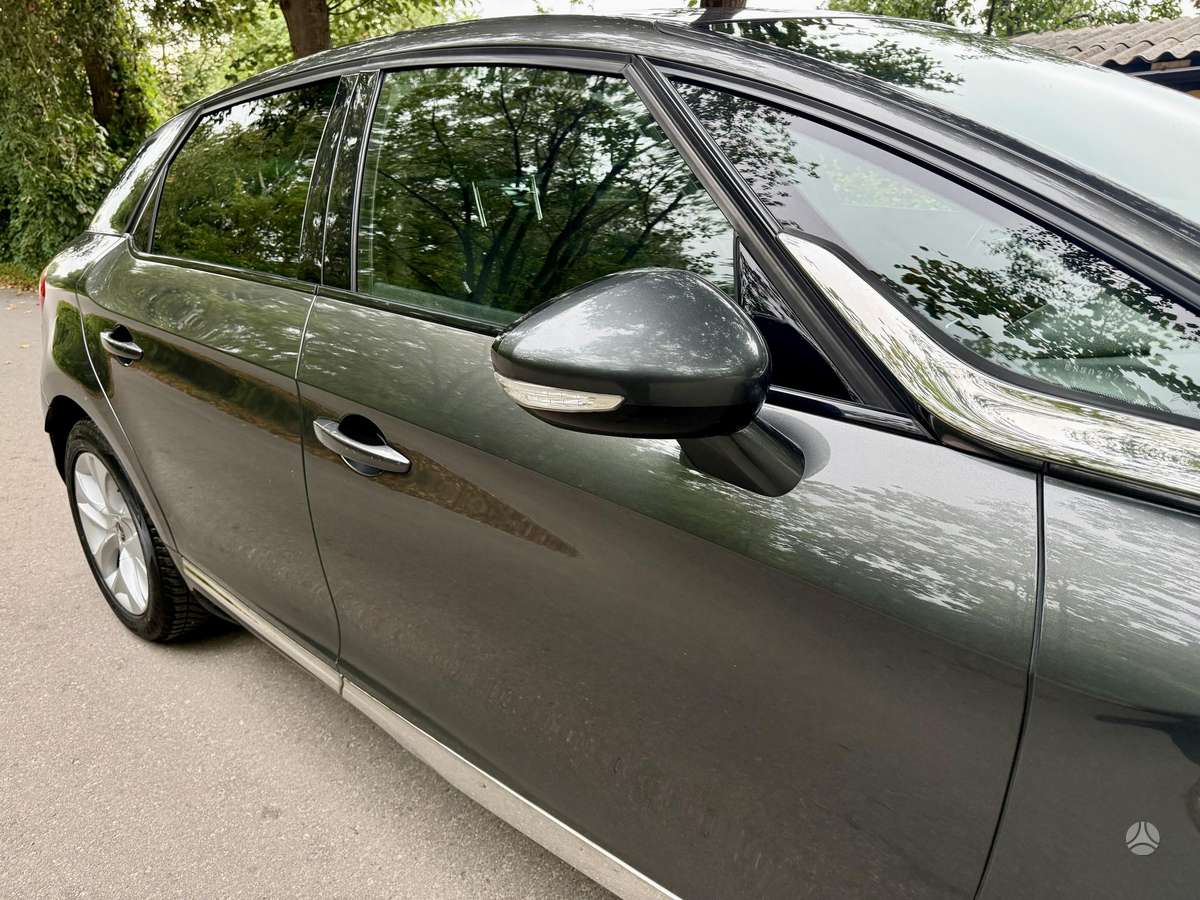 Citroen DS5, 1.6 l., hatchback