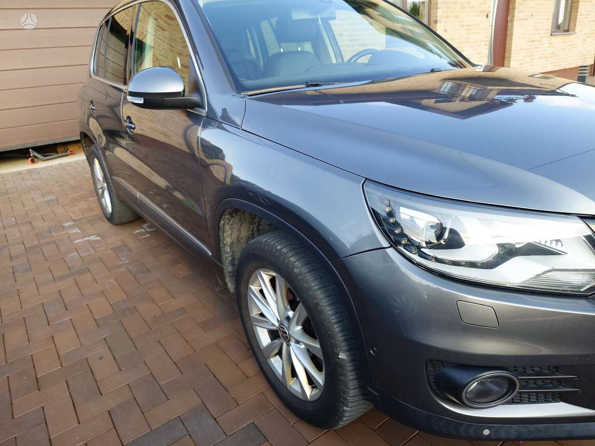 Volkswagen Tiguan - 2