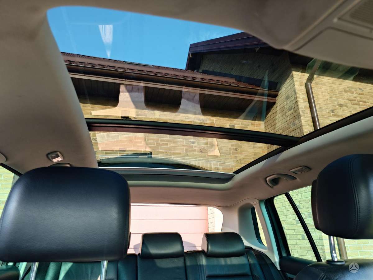Volkswagen Tiguan - 8