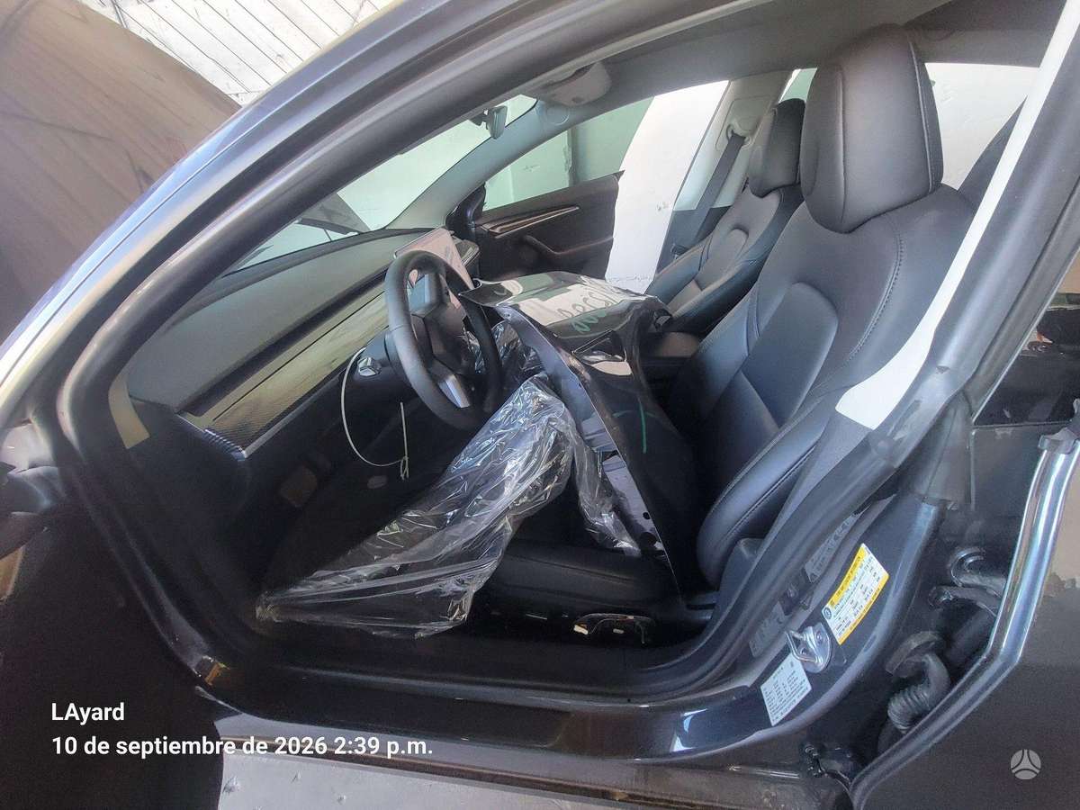 Tesla Model 3, saloon / sedan