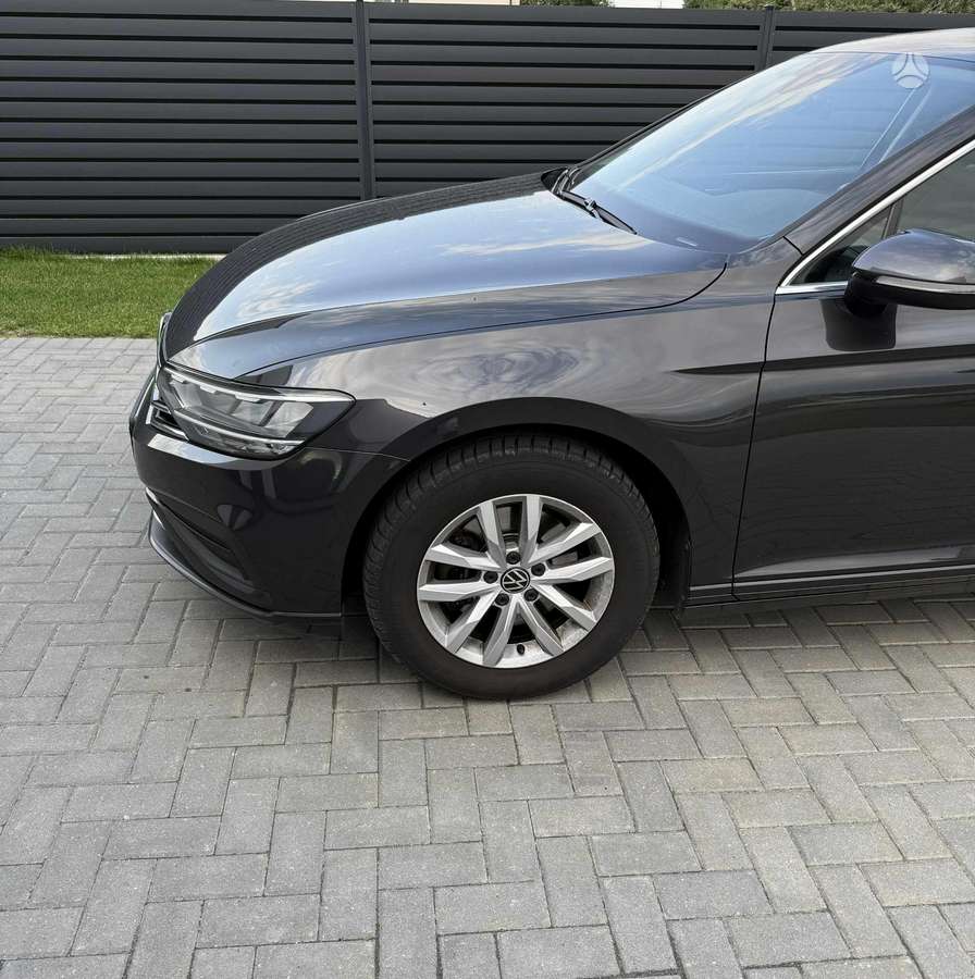 Volkswagen Passat - 2