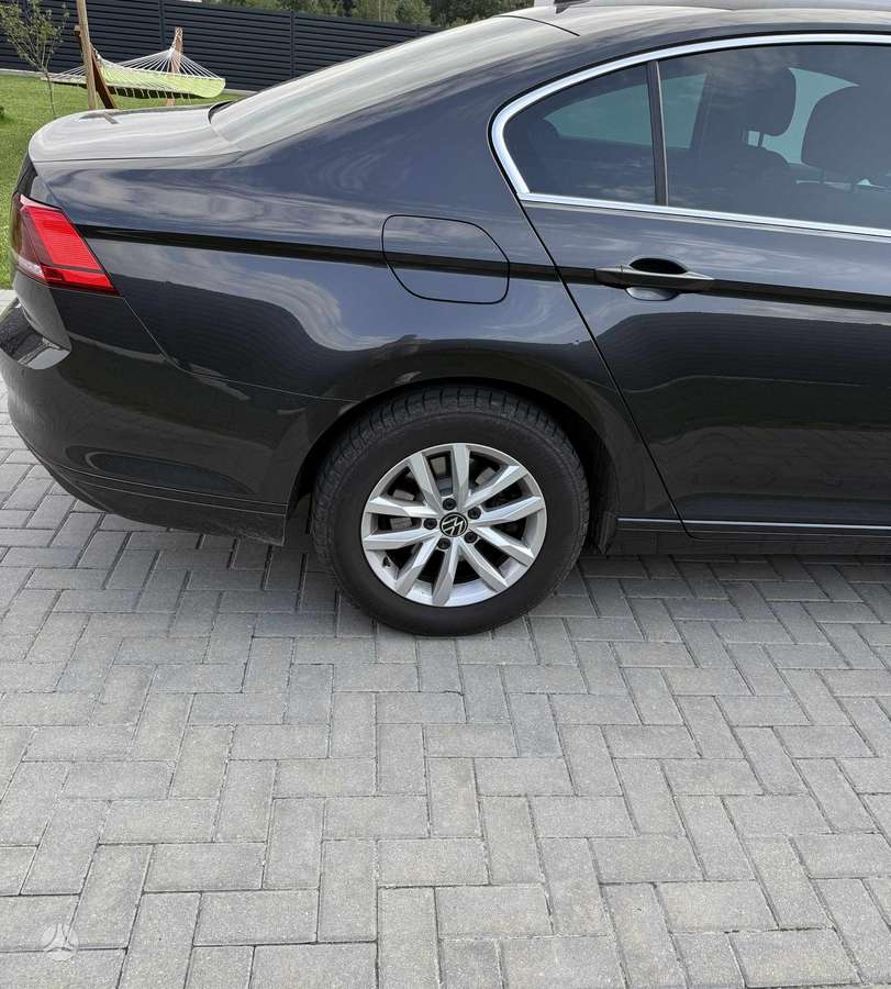 Volkswagen Passat - 6