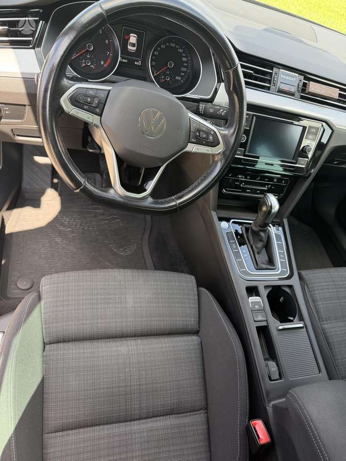 Volkswagen Passat - 10