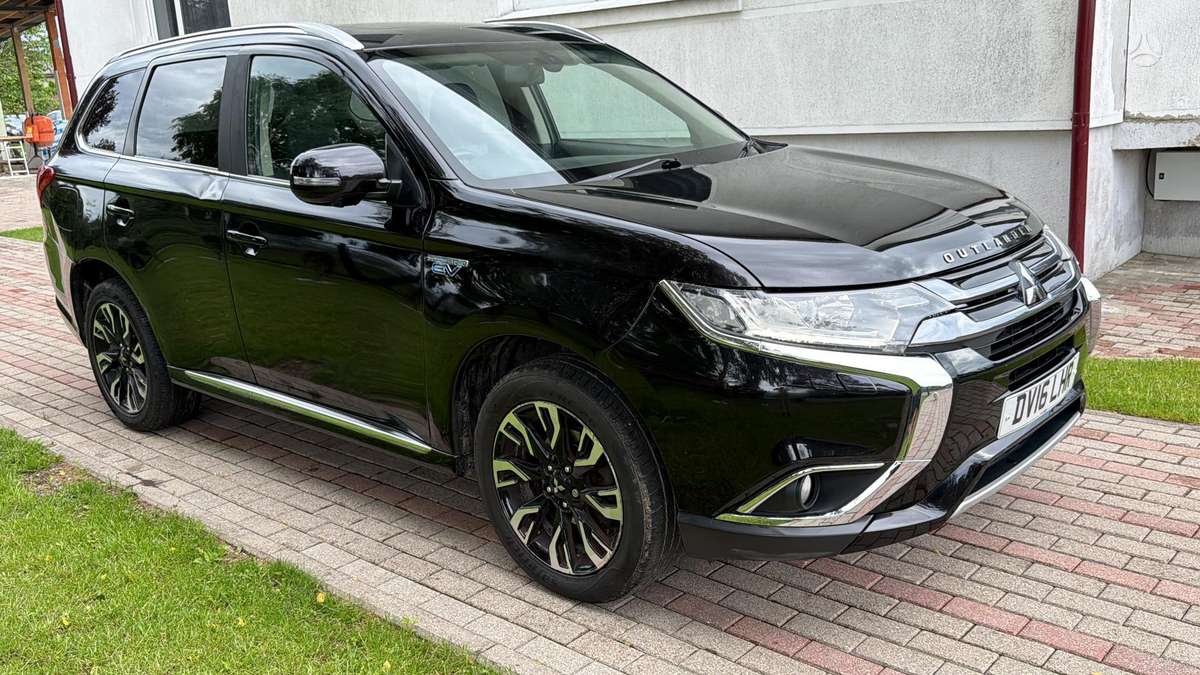 Mitsubishi Outlander - 1