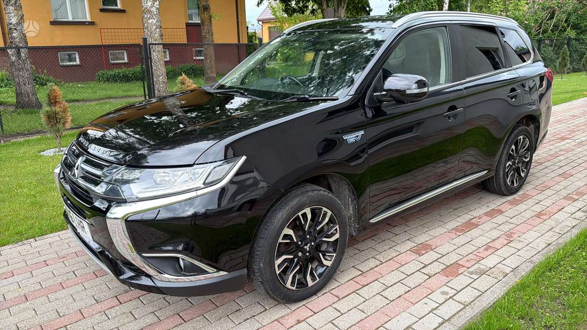 Mitsubishi Outlander - 2