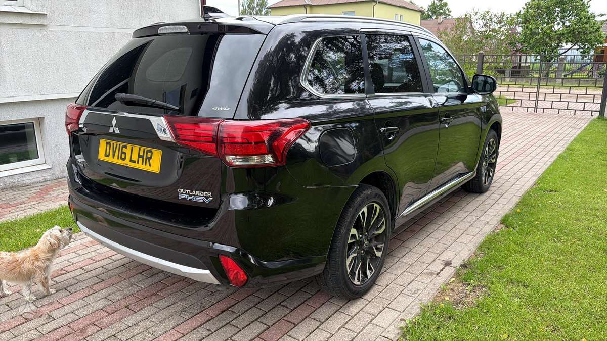 Mitsubishi Outlander - 4