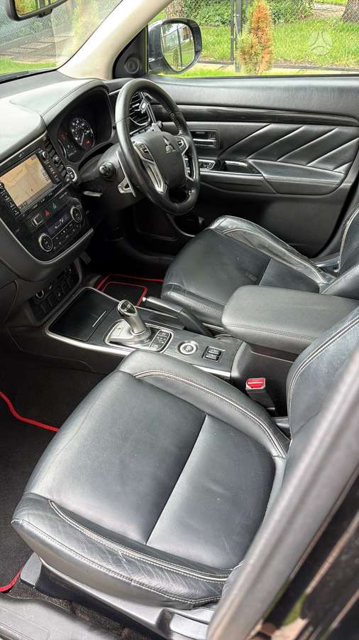 Mitsubishi Outlander - 8
