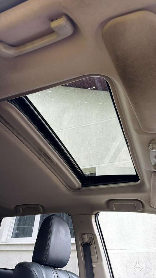 Mitsubishi Outlander - 11