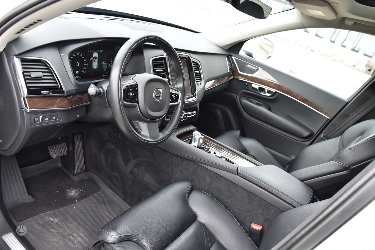 Volvo XC90 - 10