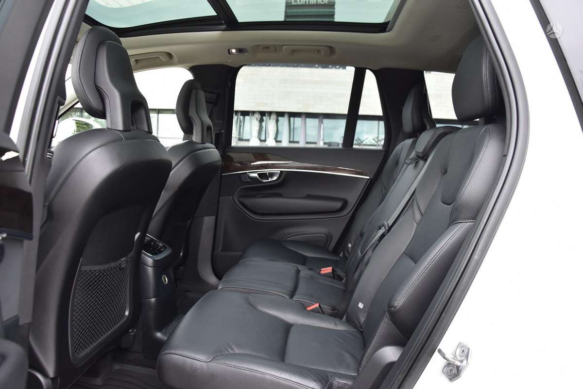 Volvo XC90 - 11