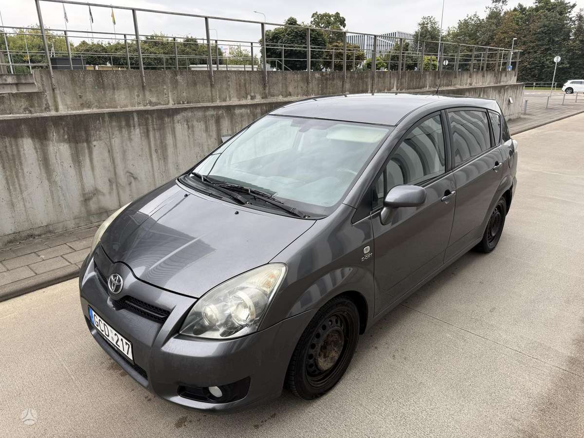 Toyota Corolla Verso - 1