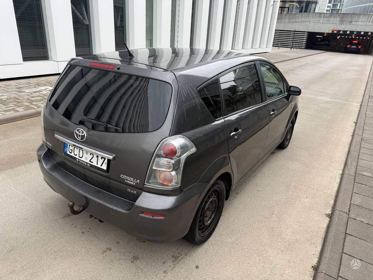 Toyota Corolla Verso - 3