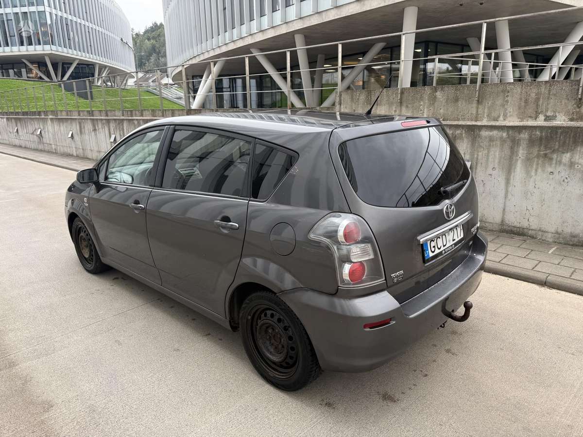 Toyota Corolla Verso - 4