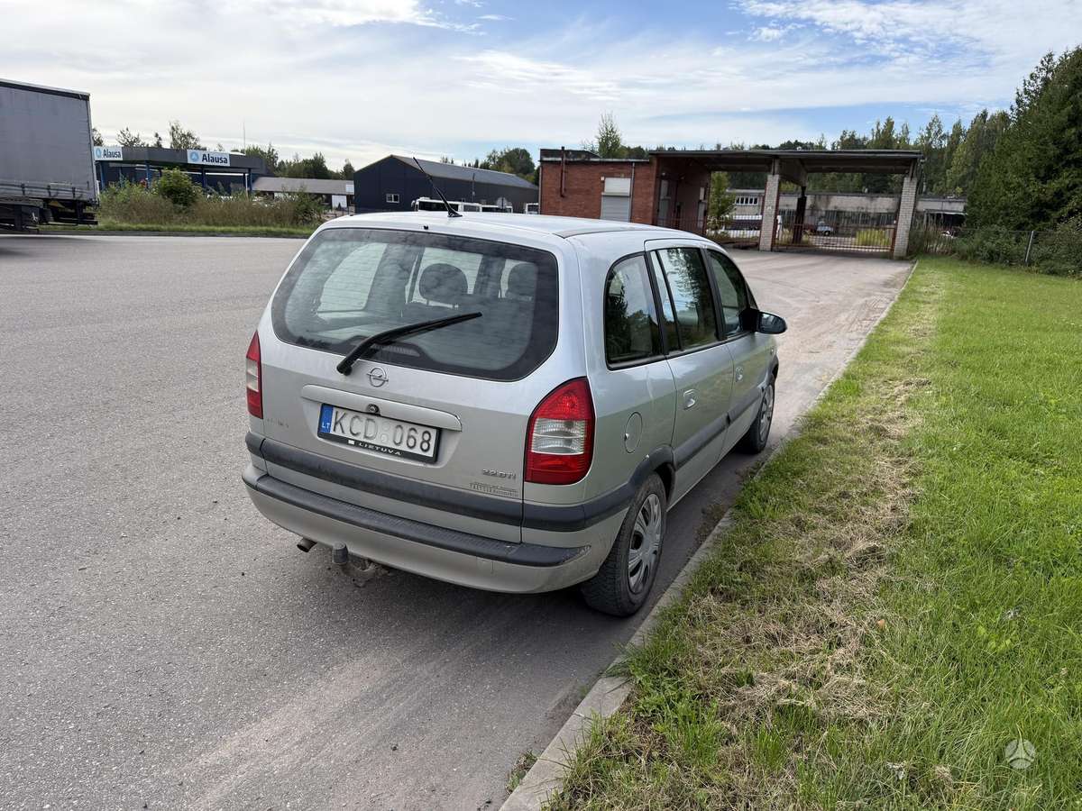 Opel Zafira - 4