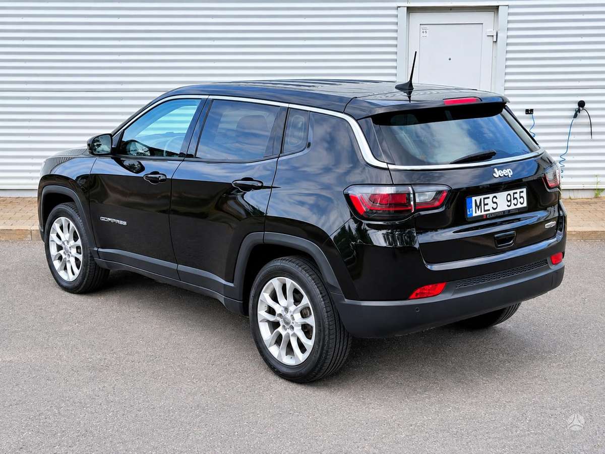 Jeep Compass, 1.3 l., off-road / crossover