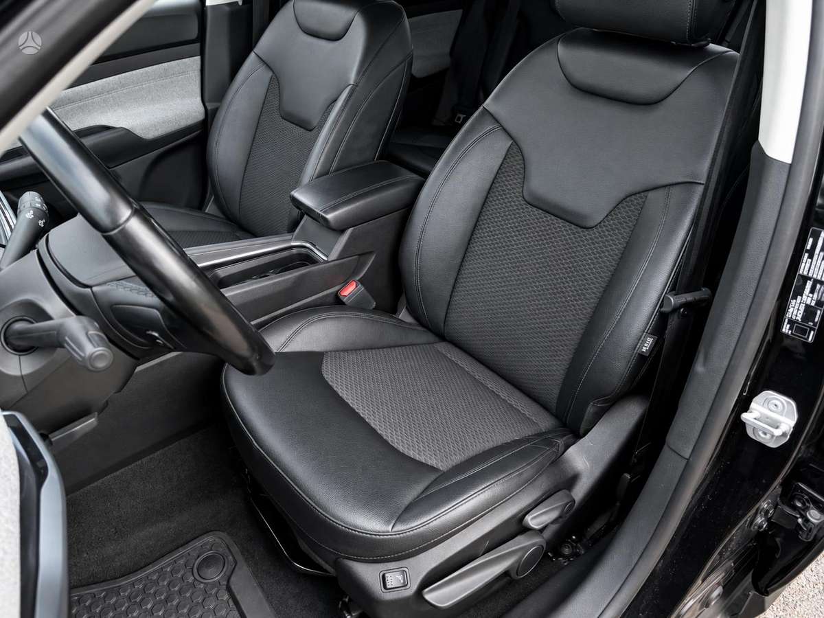 Jeep Compass, 1.3 l., off-road / crossover