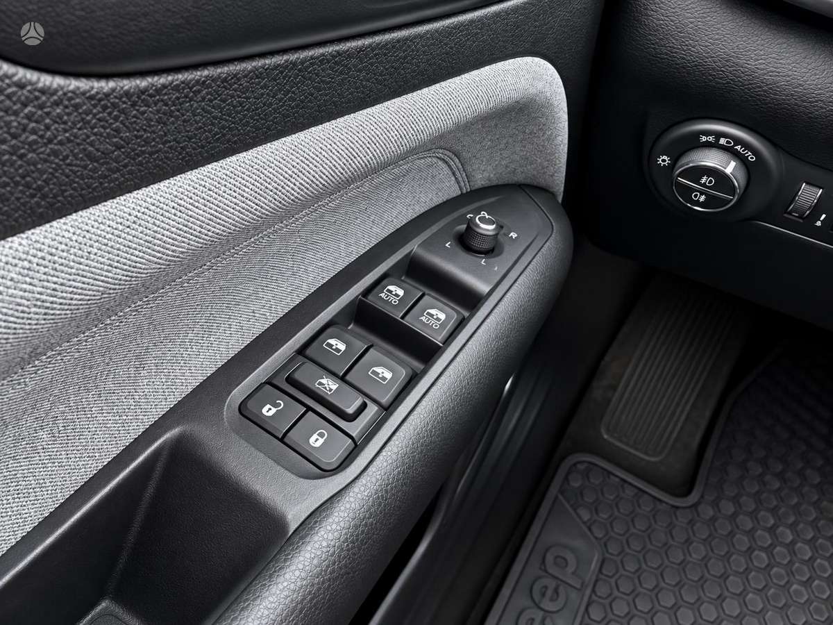 Jeep Compass, 1.3 l., off-road / crossover