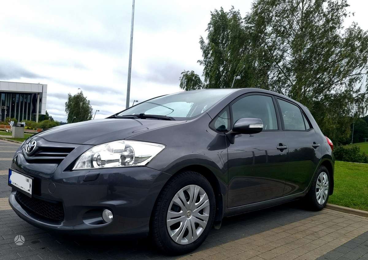 Toyota Auris - 1