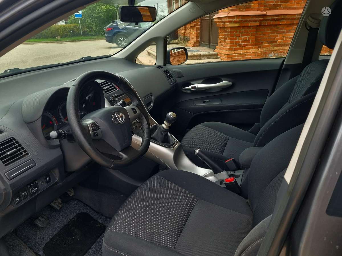 Toyota Auris - 12