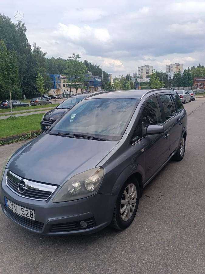 Opel Zafira - 1