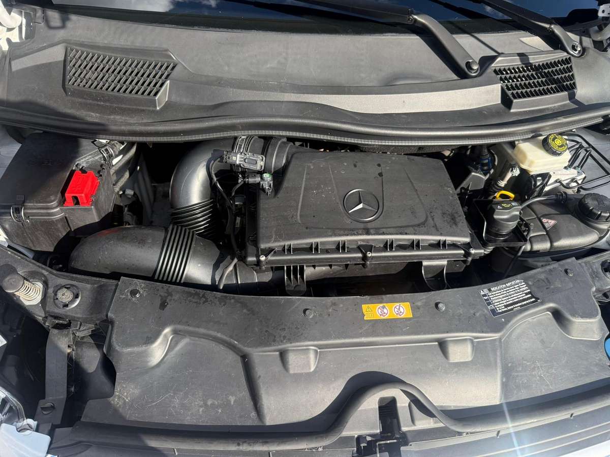 Mercedes-Benz V220 - 8