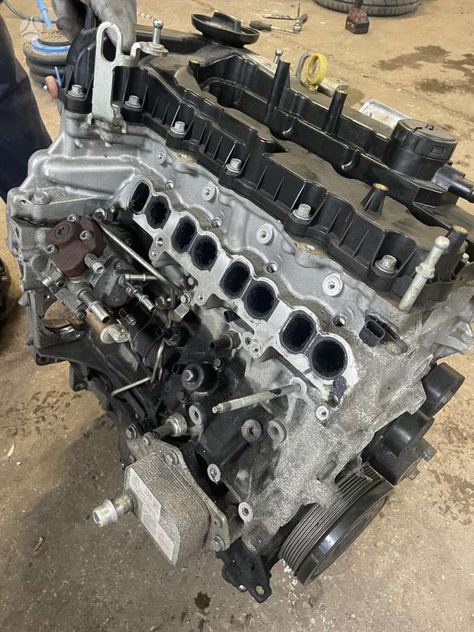 Opel Astra variklio detalės