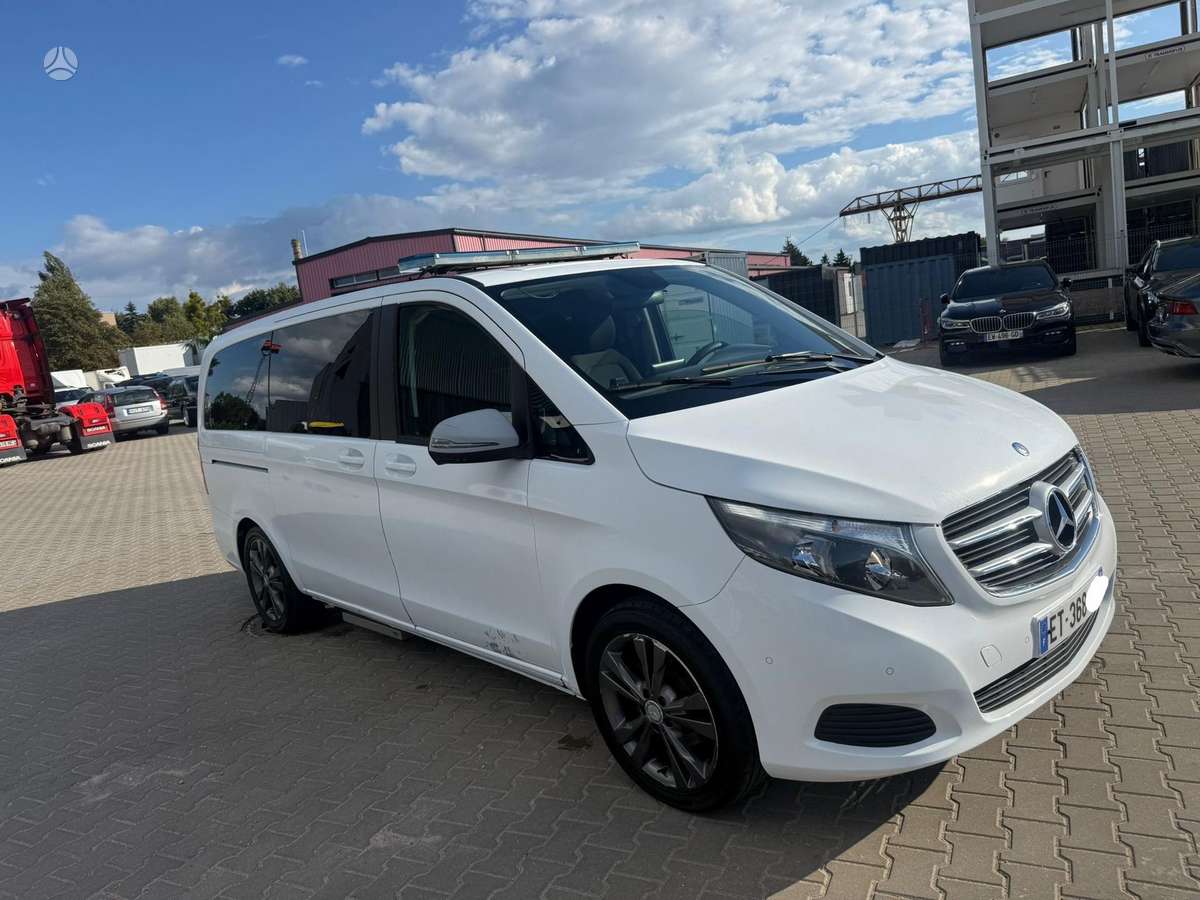 Mercedes-Benz V220 - 5