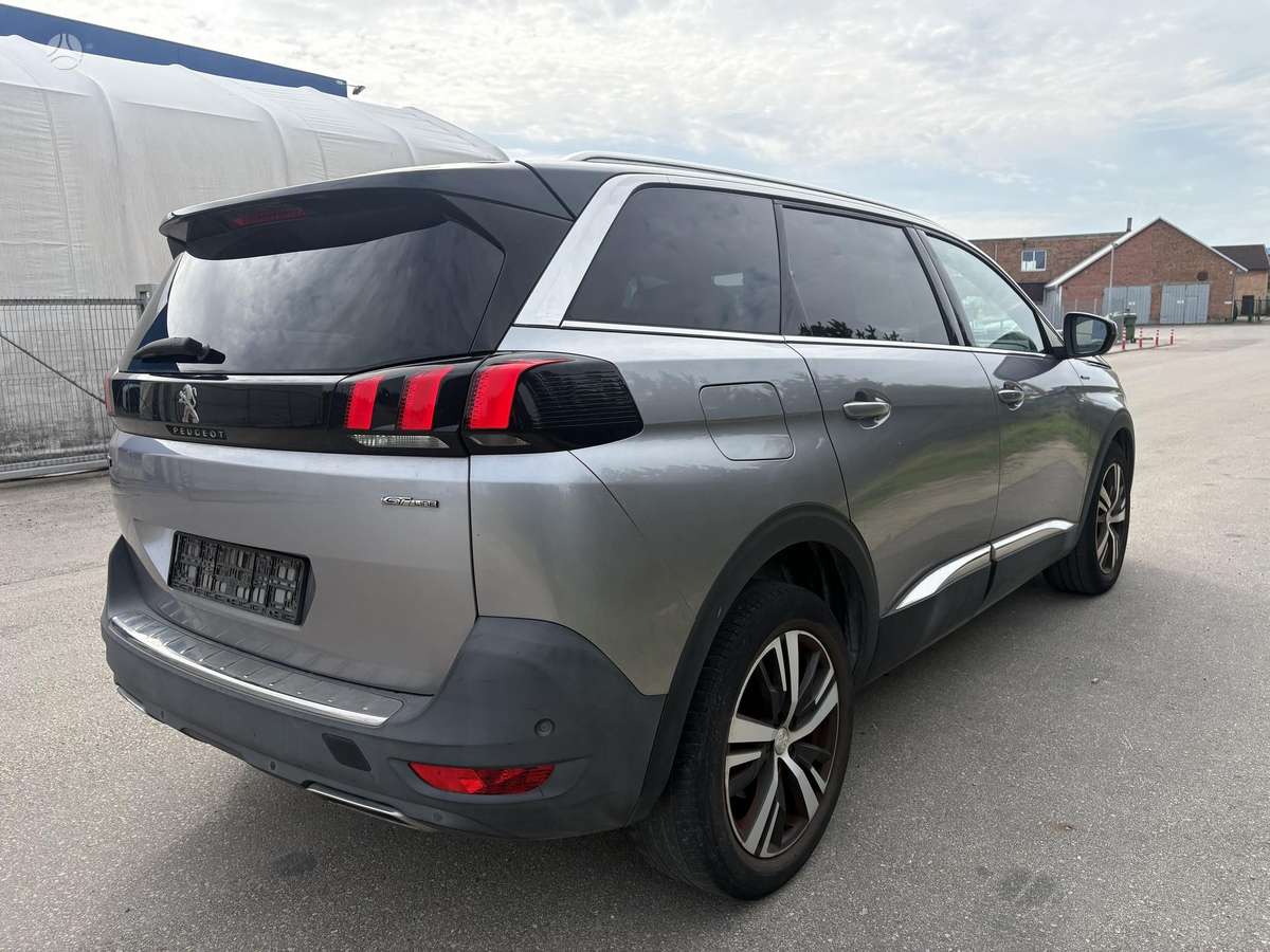 Peugeot 5008 - 5