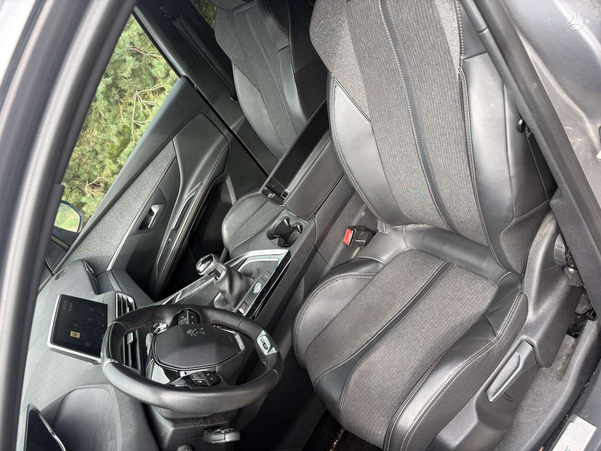 Peugeot 5008 - 12