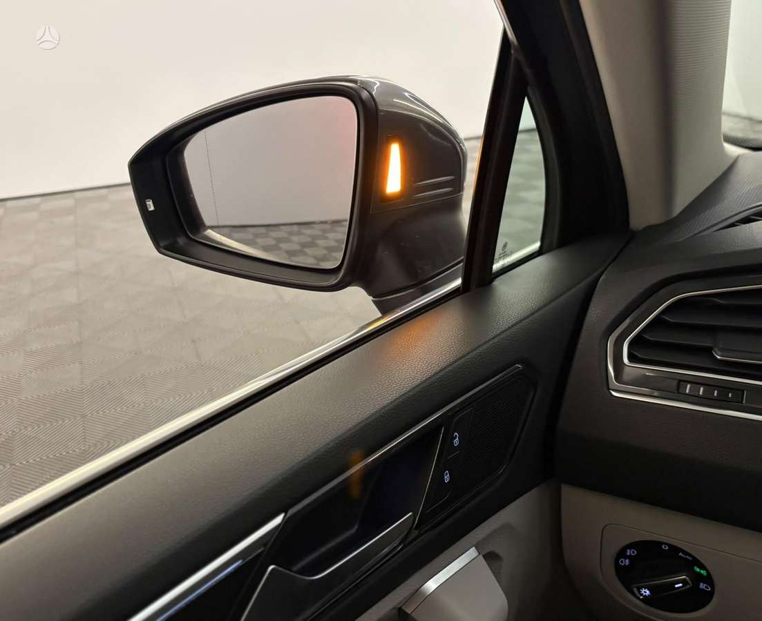 Volkswagen Tiguan - 5