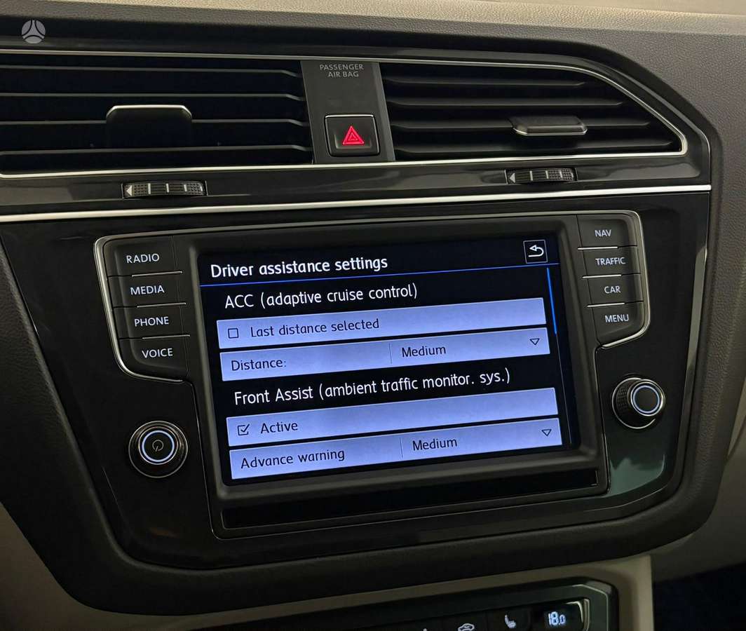 Volkswagen Tiguan - 9