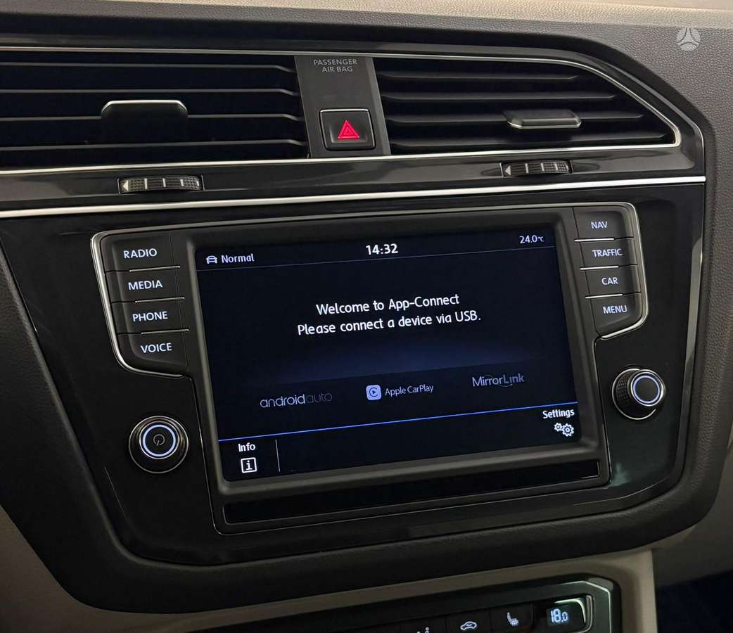 Volkswagen Tiguan - 10