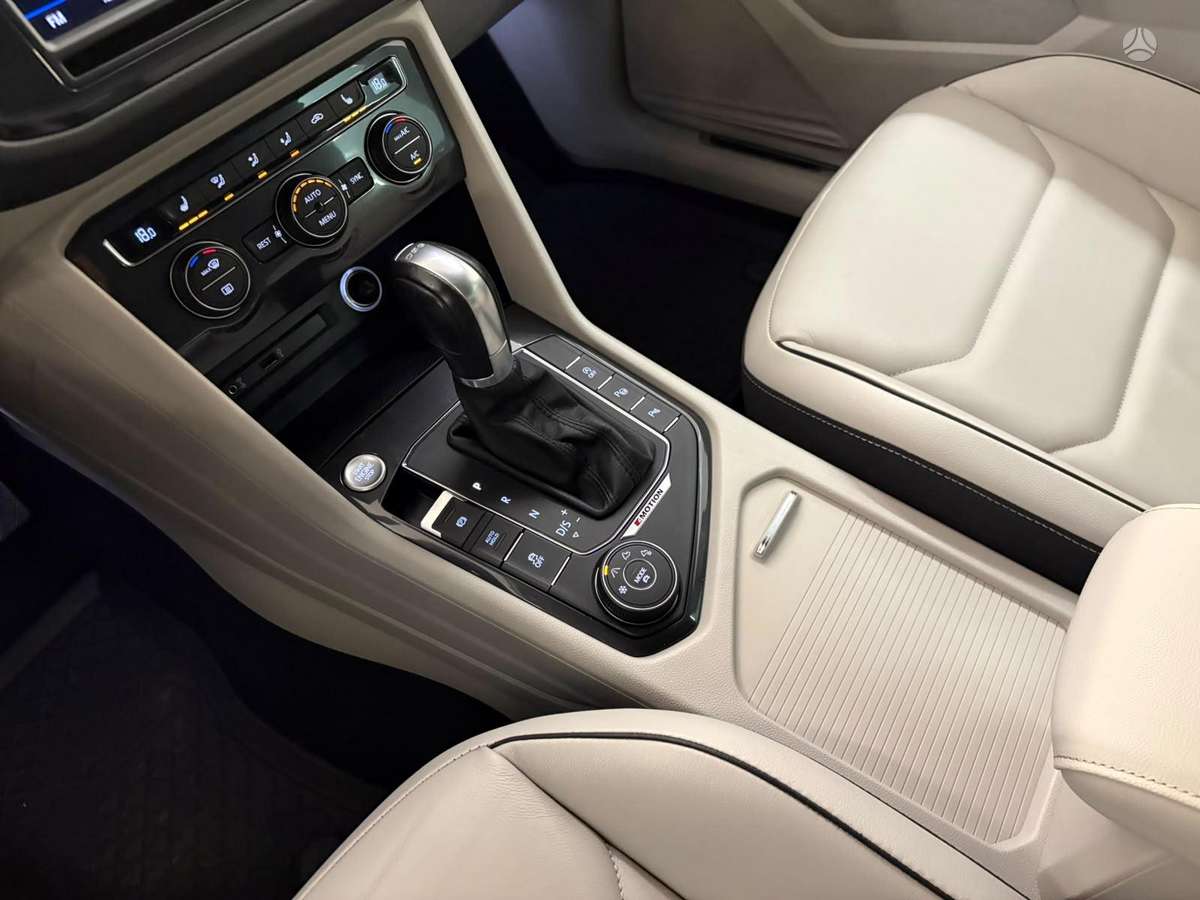 Volkswagen Tiguan - 3