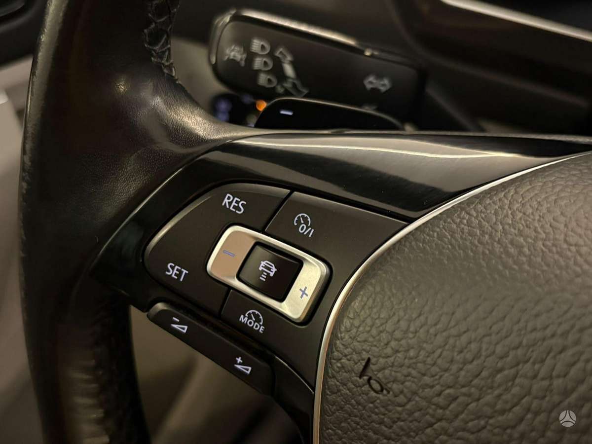 Volkswagen Tiguan - 7