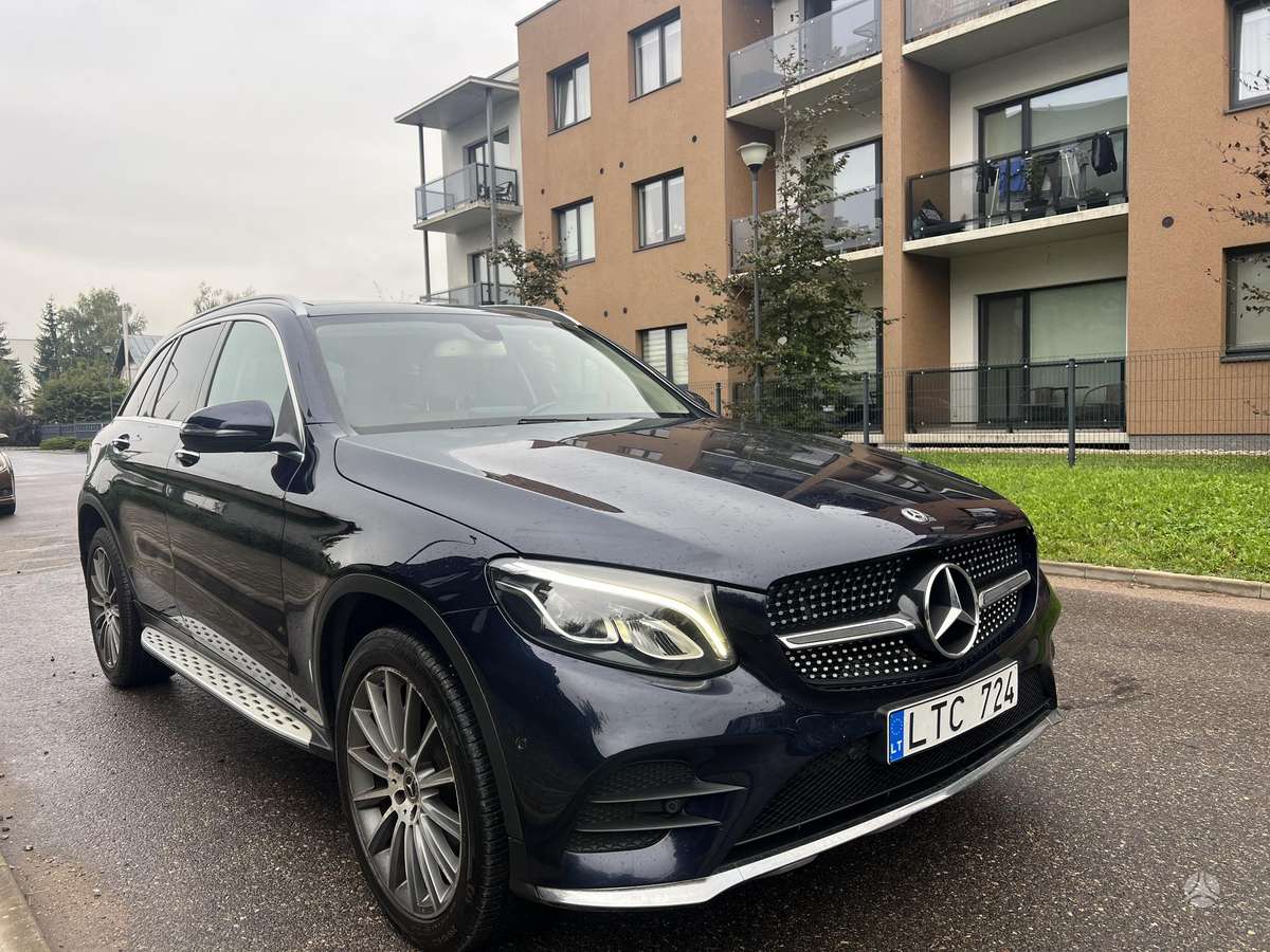 Mercedes-Benz GLC300 - 5
