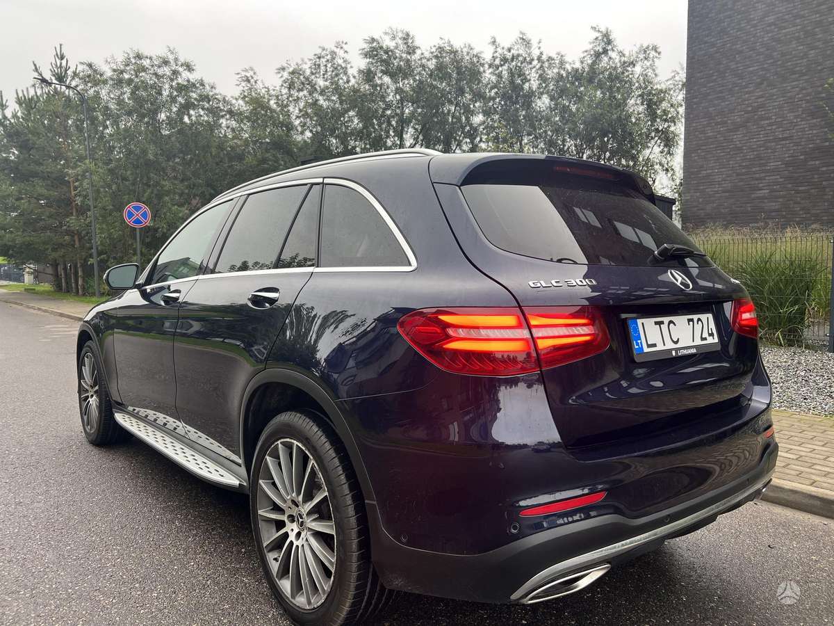 Mercedes-Benz GLC300 - 7