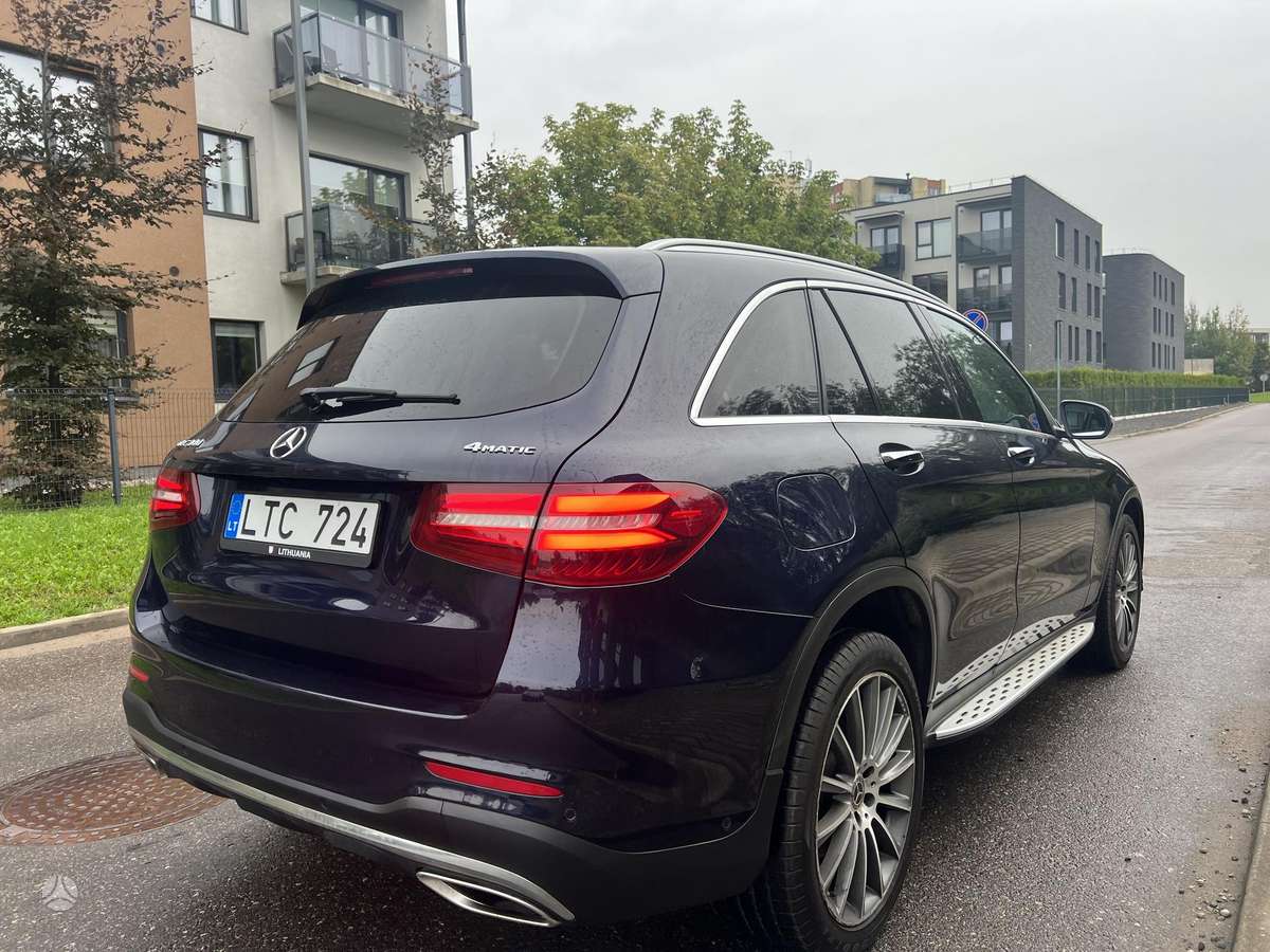 Mercedes-Benz GLC300 - 4