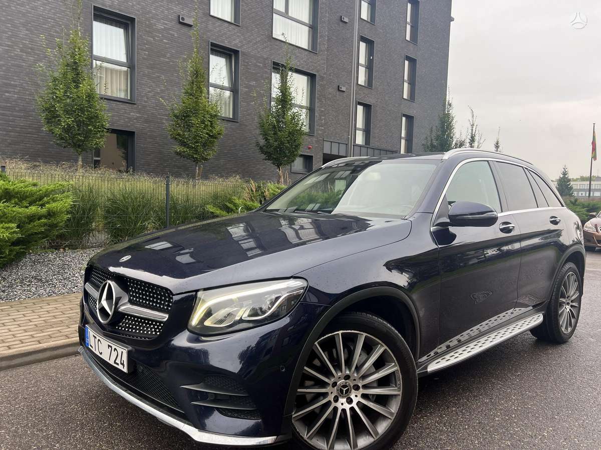 Mercedes-Benz GLC300 - 11