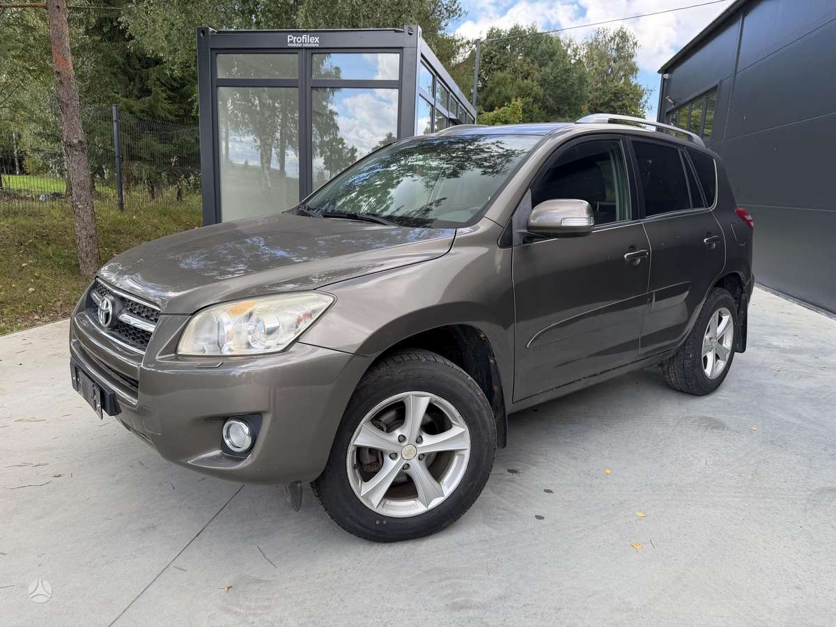 Toyota RAV4 - 1