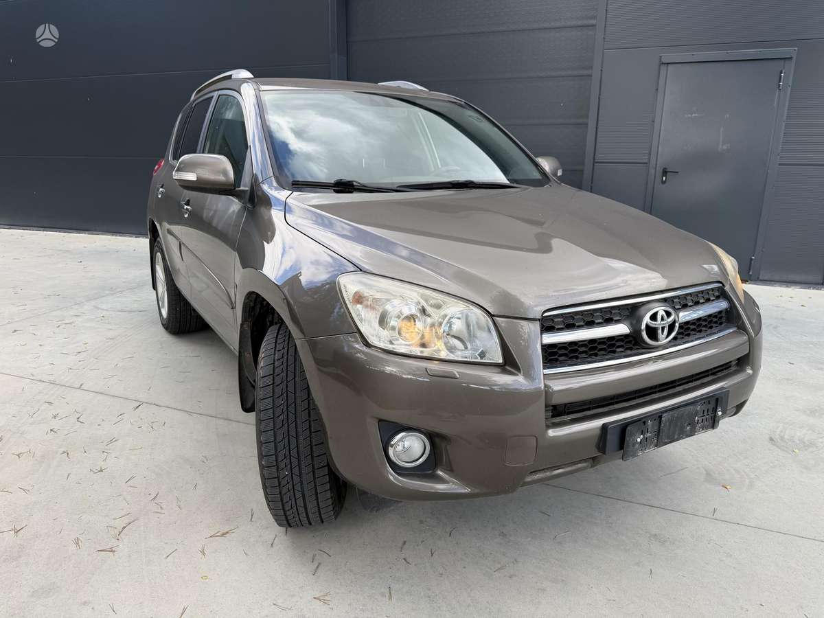 Toyota RAV4 - 3