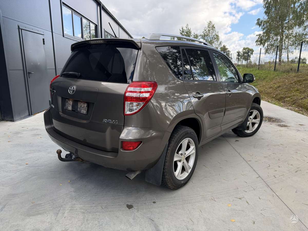 Toyota RAV4 - 5