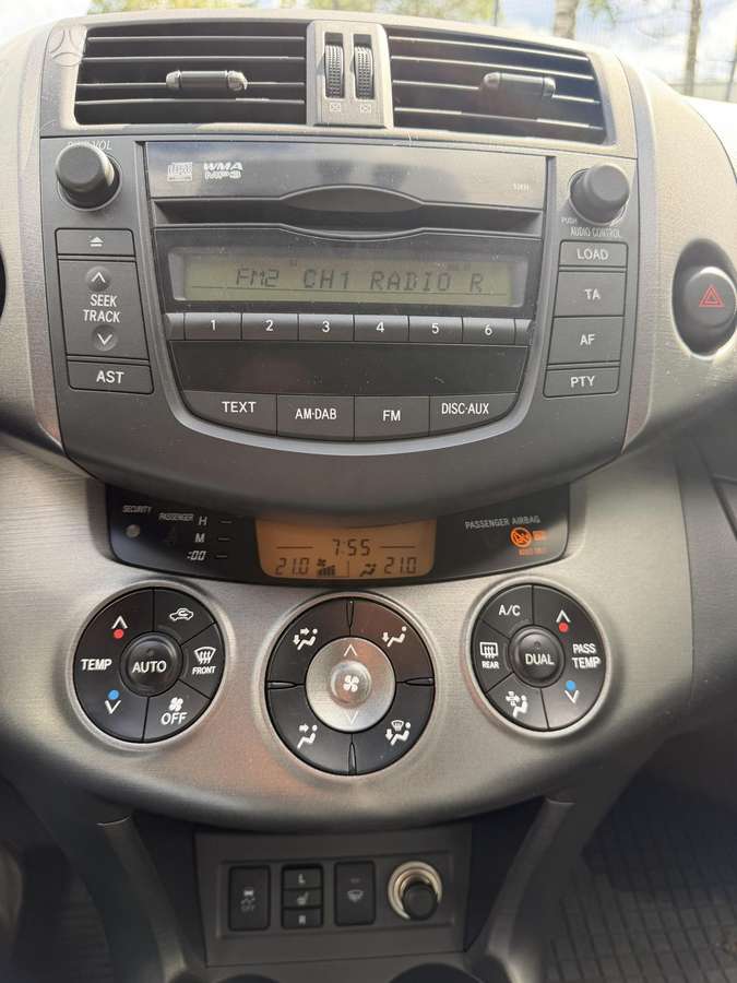 Toyota RAV4 - 12