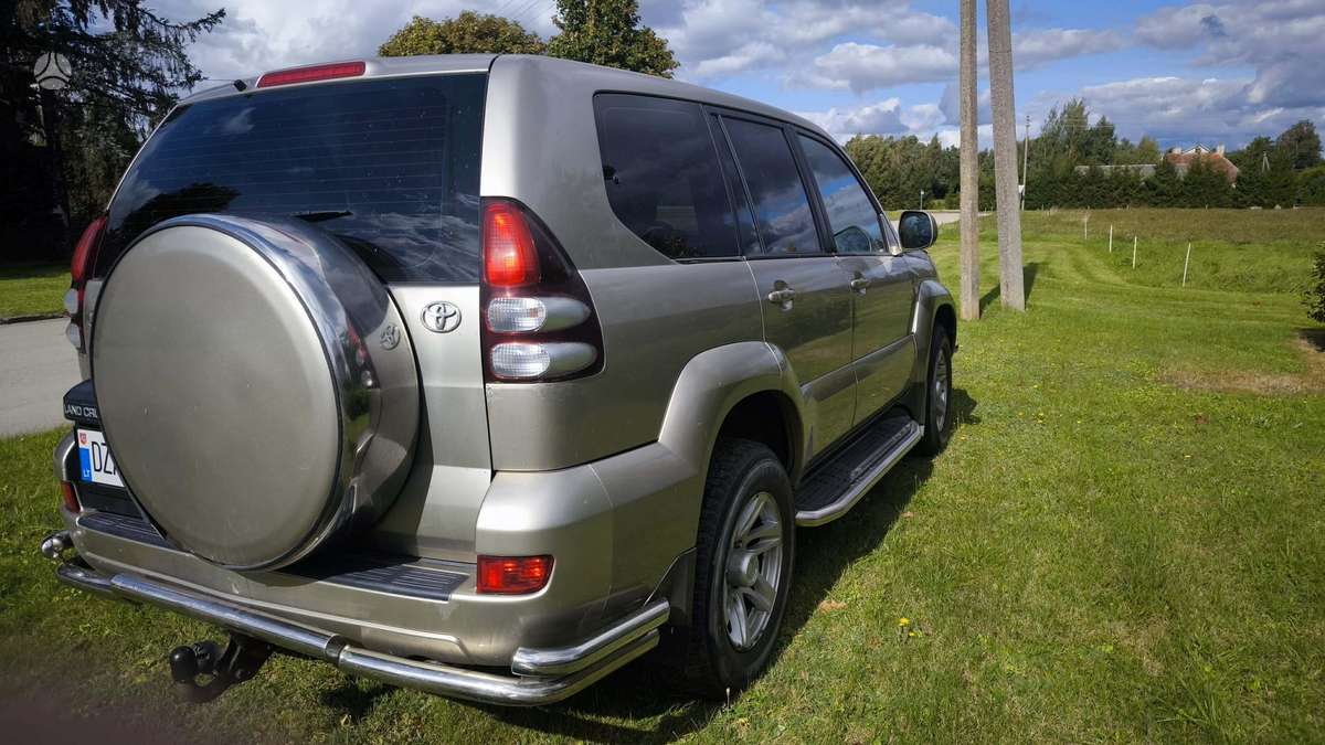 Toyota Land Cruiser - 5