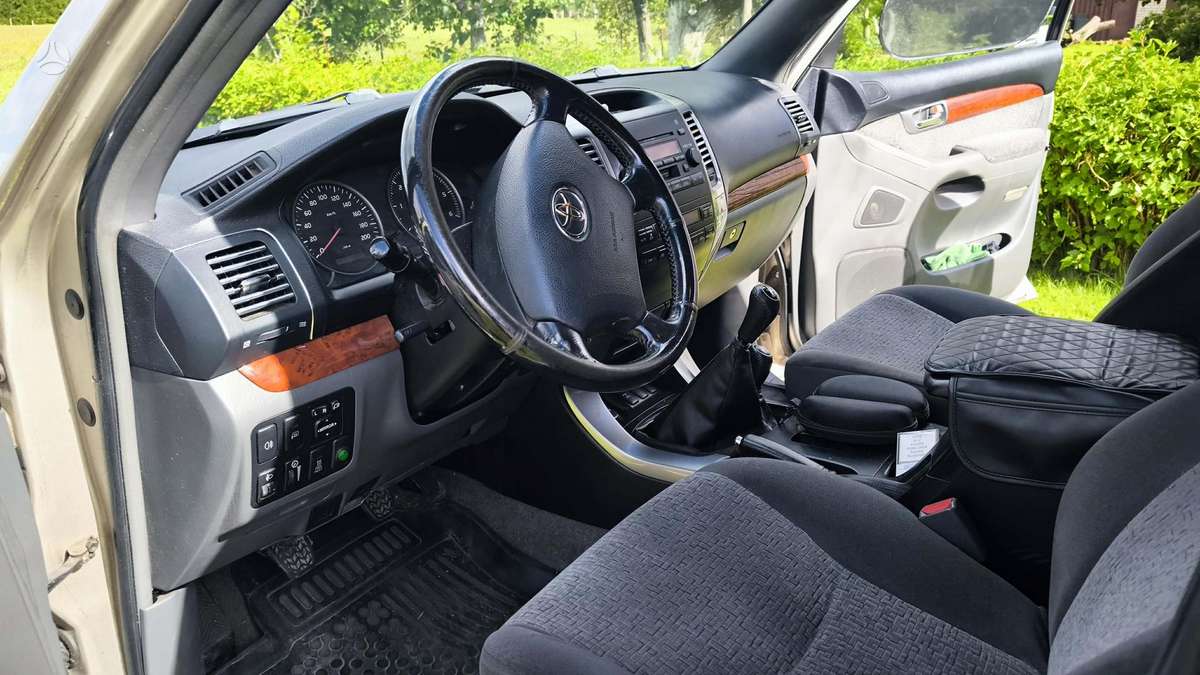 Toyota Land Cruiser - 6