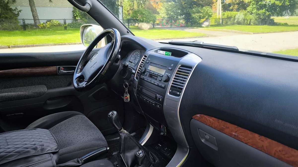 Toyota Land Cruiser - 9
