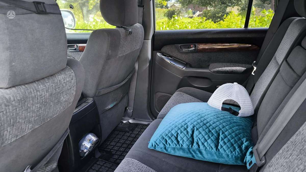 Toyota Land Cruiser - 11