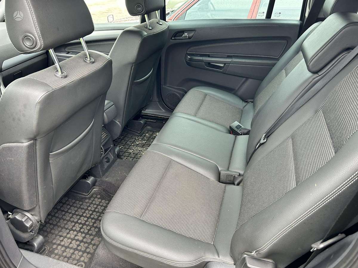 Opel Zafira - 8