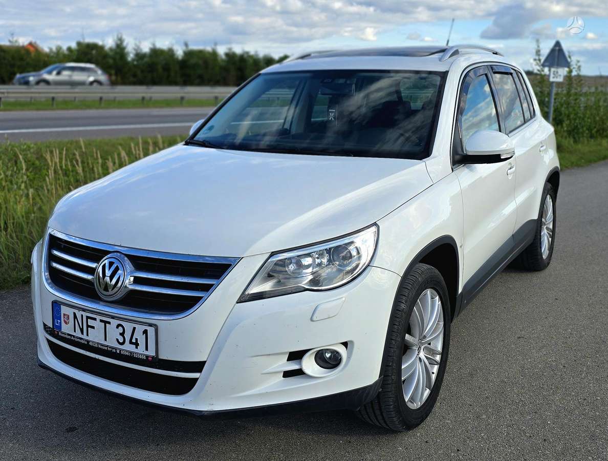 Volkswagen Tiguan - 1