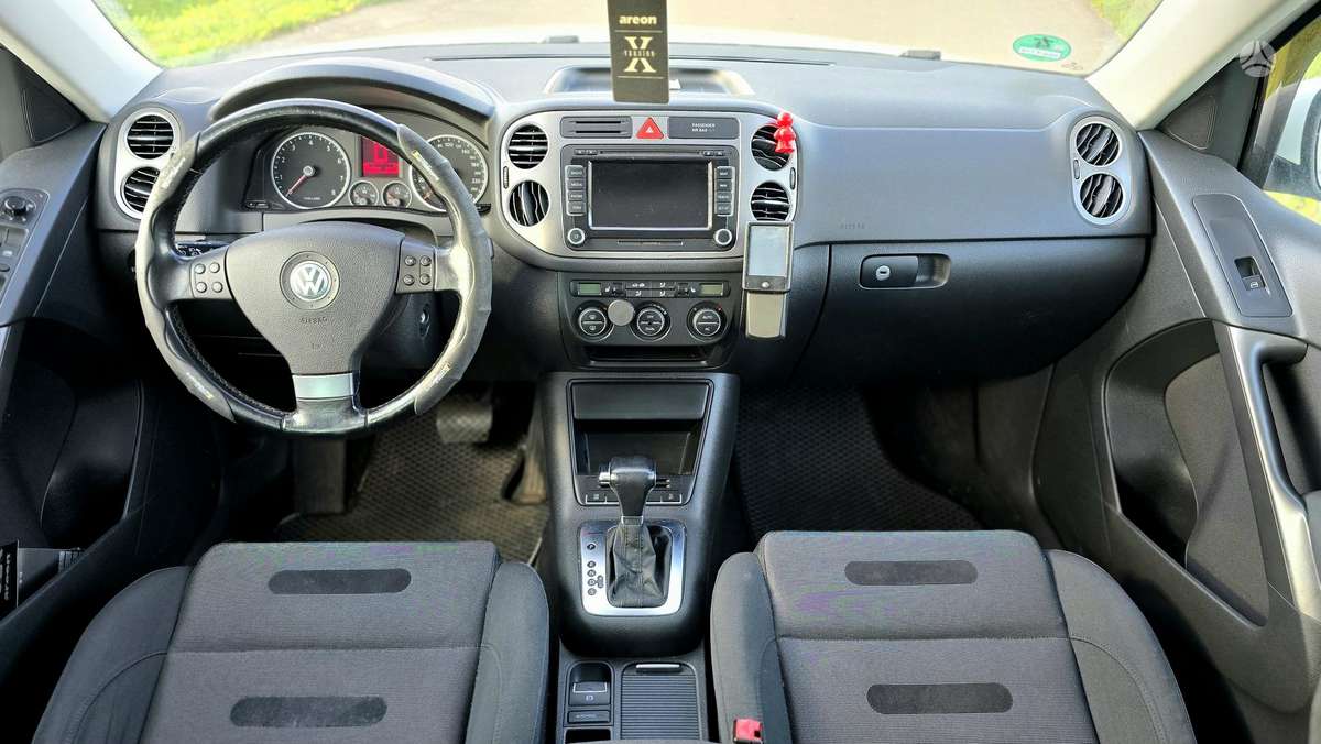 Volkswagen Tiguan - 7