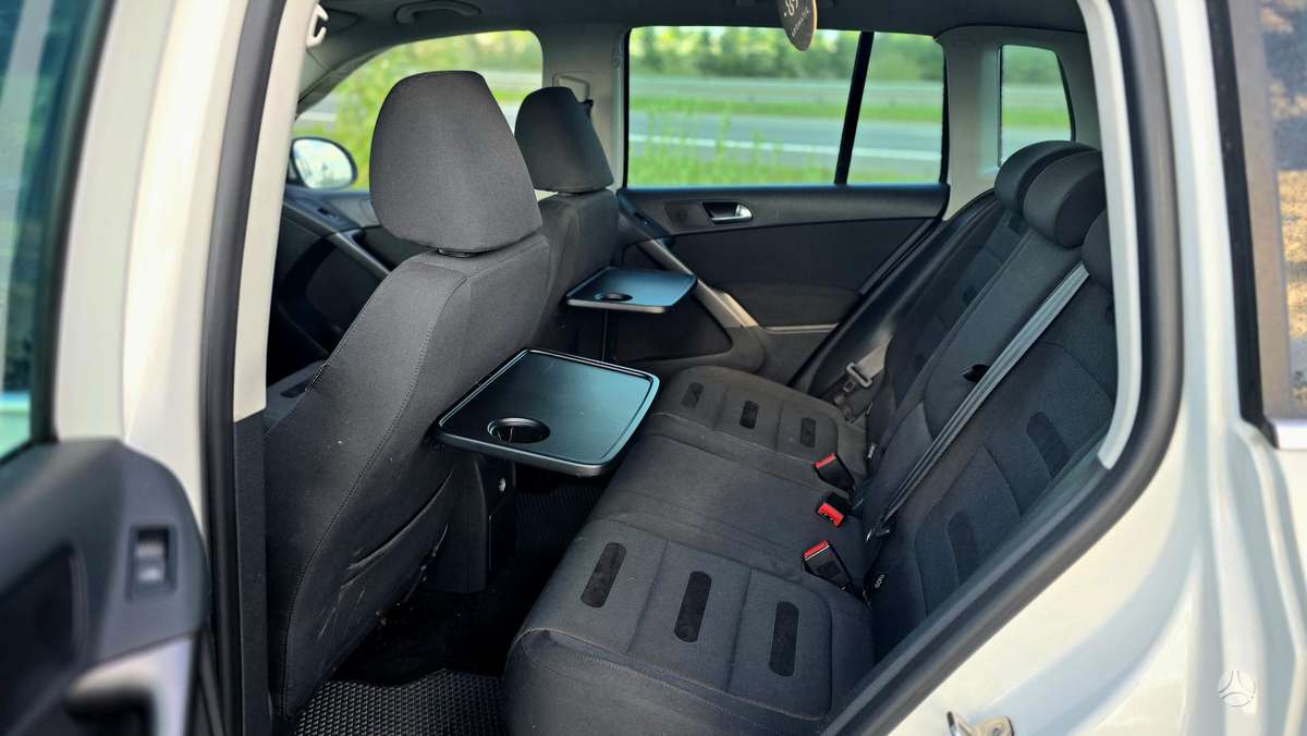 Volkswagen Tiguan - 9